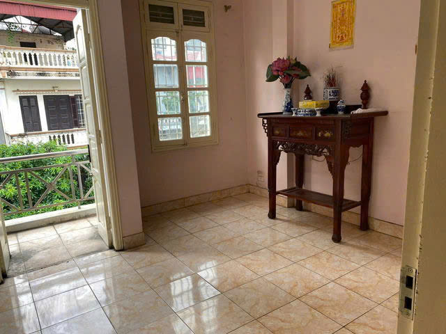 BÁN NHÀ MẶT PHỐ PHÚC ĐỒNG KHU PHÂN LÔ, KINH DOANH, Ô TÔ QUA, 37M2, 4 TẦNG, MẶT TIỀN 3.9M, 9.75