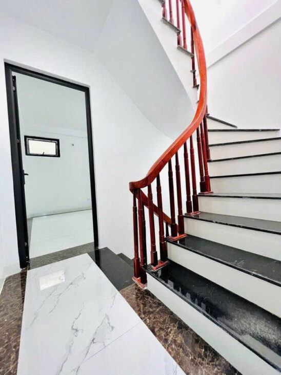 NHÀ ĐẸP DÂN XÂY PHỐ KIM QUAN 40M2, 5 TẦNG, MẶT TIỀN 4M,6.3 TỶ,LONG BIÊN.