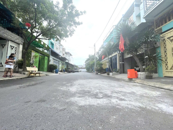 Mặt Tiền 10M, Khu Phân Lô, Tam Bình Thủ Đức, DT 80m2 ( 5.2 x !6 ) 4 Tầng, chỉ 7ty.