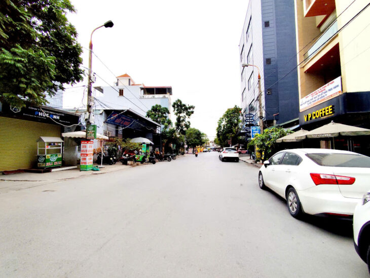 Bán nhà mặt đường 613 Thiên Lôi – Cafe 12h, 120m 3 tầng, vị trí đẹp Giá 18 tỉ