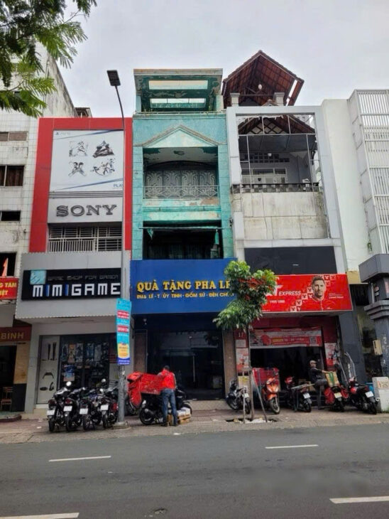 ????Cho Thuê Nhà Mặt Tiền Lý Chính Thắng, P.Võ Thị Sáu, Q.3 ????Diện tích: 4mx 20m