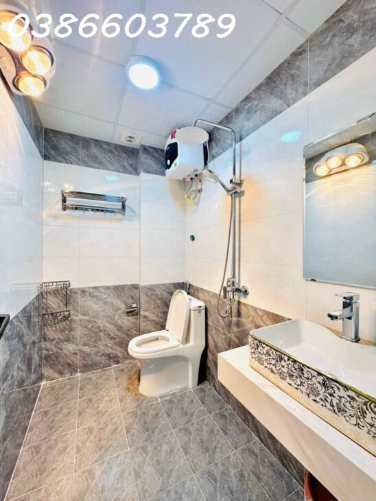 Bán nhà riêng dt 30m2, 5PN, 3WC tại Bát Khối, Long Biên, Hà Nội