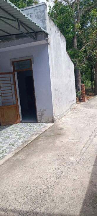 Bàn nhà hẻm Lê Văn Tám, Tân An, thị xã LaGi giá ngộp 1 tỷ