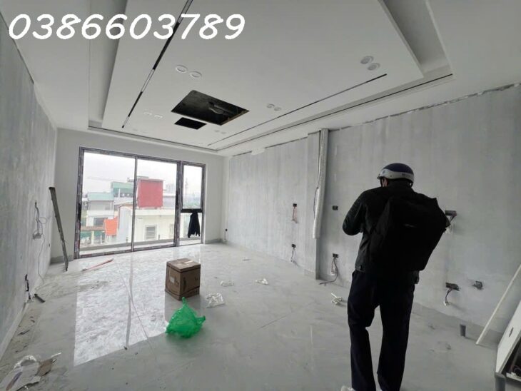 Cần Tiền bán gấp nhà tại tư đình long biên hà nội . nhà 7 tầng thang máy và đang hoàn thiện .