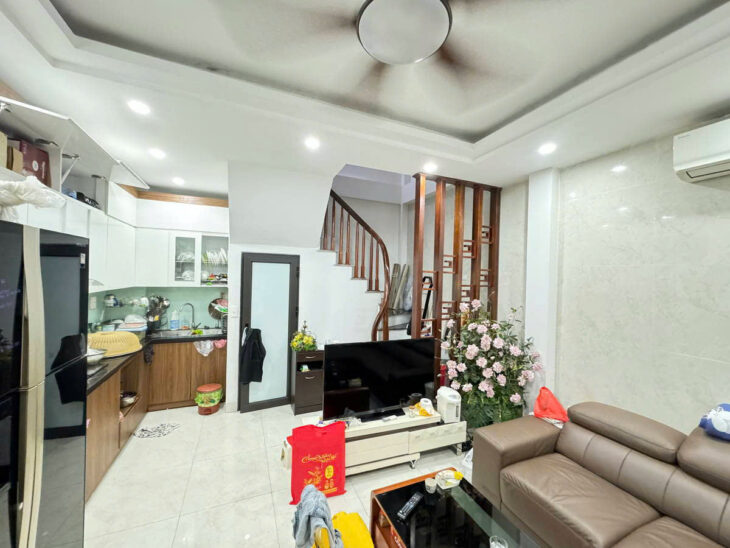 NHÀ ĐẸP Ở NGAY PHỐ NGỌC THỤY – LONG BIÊN 30M2, 5 TẦNG, MẶT TIỀN 4.7M, 6.3 TỶ.