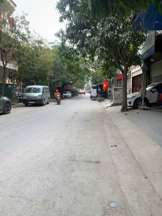 Bán đất đấu giá Vạn Phúc-Hà Đông. DT 77,5m, MT 5m, được xây 9 tầng. Giá 18,5 tỷ. LH: 0964769634