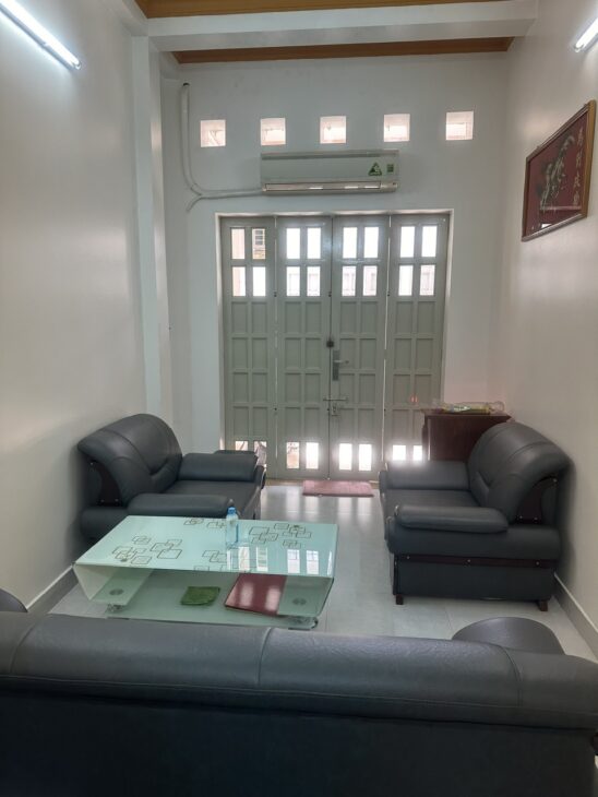 Bán NHÀ MẶT TIỀN MỚI. Giá tốt. Vị trí đẹp, P.9, Q. Phú Nhuận