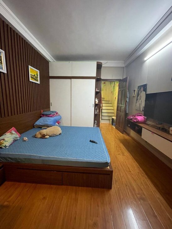 Bán nhà Tân Mai giá 6.6 tỷ, diện tích 33m2, 6 tầng, mặt tiền 4m