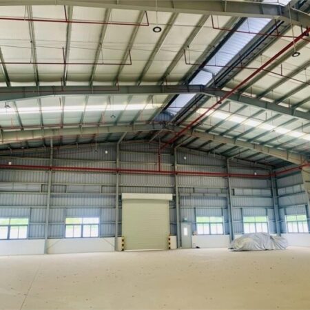 cho thuê nhà xưởng sản xuất tiếp nhận nhiều ngành nghề công nghiệp. bàn giao liền
