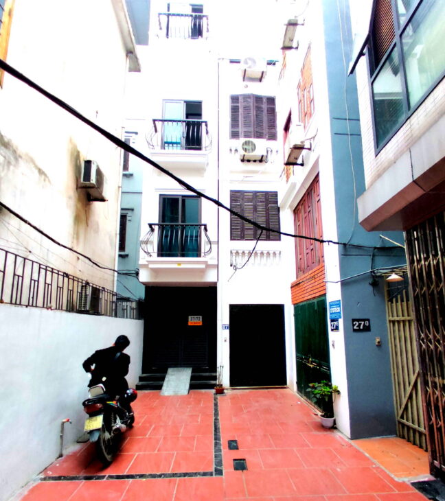 Chính chủ bán gấp nhà mới ngõ 157 Pháo Đài Láng, Đống Đa. DT 45m2 – 5 tầng. 8 tỷ.