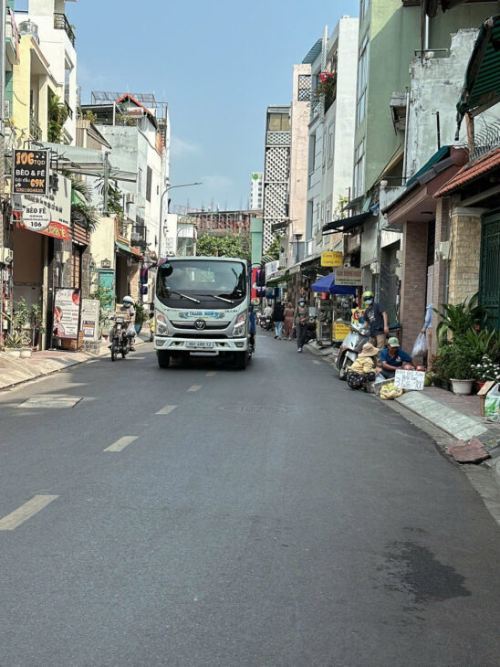 Bán nhà tặng ý tưởng café đường tàu Nguyễn Văn Trỗi PN 169m2 ngang 9.4m gần chợ 14.5 tỷ.