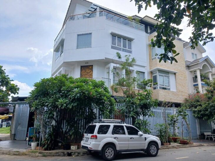 BIỆT THỰ 2 MẶT TIỀN ĐẸP LUNG LINH QUẬN 2