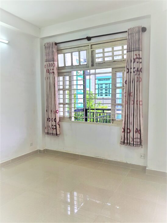 PHÒNG RỘNG RÃI – THOÁNG MÁT – máy giặt, khóa van tay,.. ngay UFM, FPT giá chỉ 3tr3