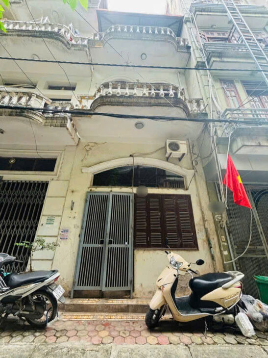 Bán nhà phân lô vỉa hè Hoàng Quốc Việt, ô tô kinh doanh văn phòng, 31m2, 4m, 3 tầng, 11.5 tỷ