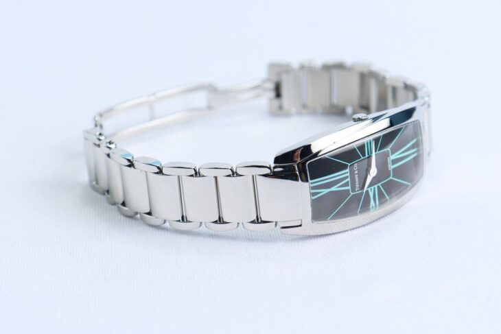 ĐH Nữ : Tiffany & Co. Gemea – Thép nguyên chiếc, Thiết kế mặt đen cọc giờ xanh Ngọc siêu hiếm đẹp