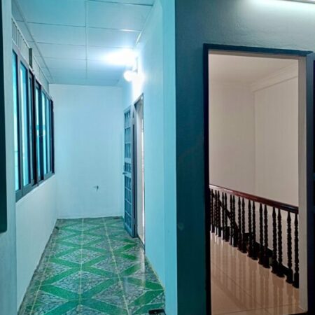 BÁN NHÀ 4 TẦNG- Ô TÔ ĐỖ – TRUNG TÂM LONG BIÊN – 7.9 TỶ