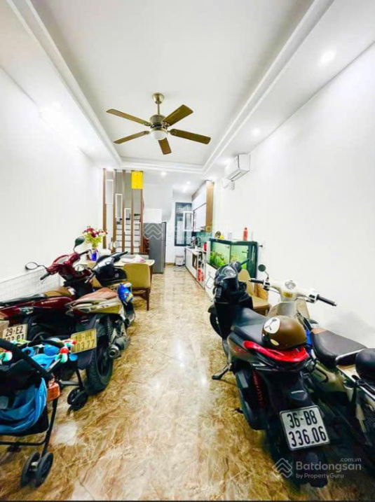 Nhà đẹp ở ngay, khu trung tâm, ngõ thông, vài bước ra phố, gần hồ thoáng mát 38m2x6T giá 8,25tỷ