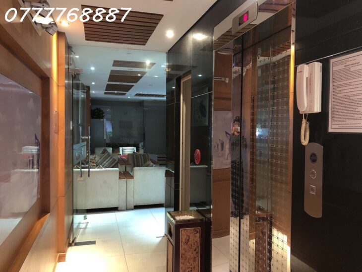 Bán khách sạn Hầm 9 tầng thu nhập 300tr/t MT Cộng Hòa, Quận Tân Bình