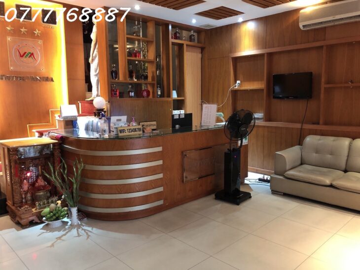 Bán khách sạn Hầm 9 tầng thu nhập 300tr/t MT Cộng Hòa, Quận Tân Bình