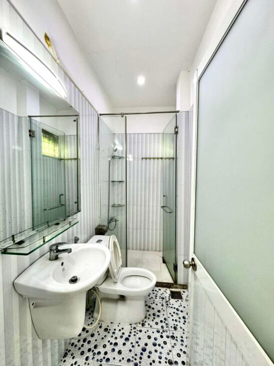 NƠ TRANG LONG Q.BÌNH THẠNH – HẺM ~3M – ( 4.7 x 10 ) 4 TẦNG – 46M² 6.4 TỶ