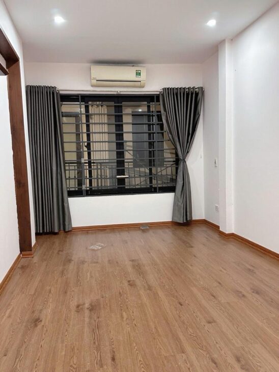 Trần Đại Nghĩa – Kinh Doanh Đỉnh – Ngõ Thông- Sát ĐH Kinh Tế Quốc Dân