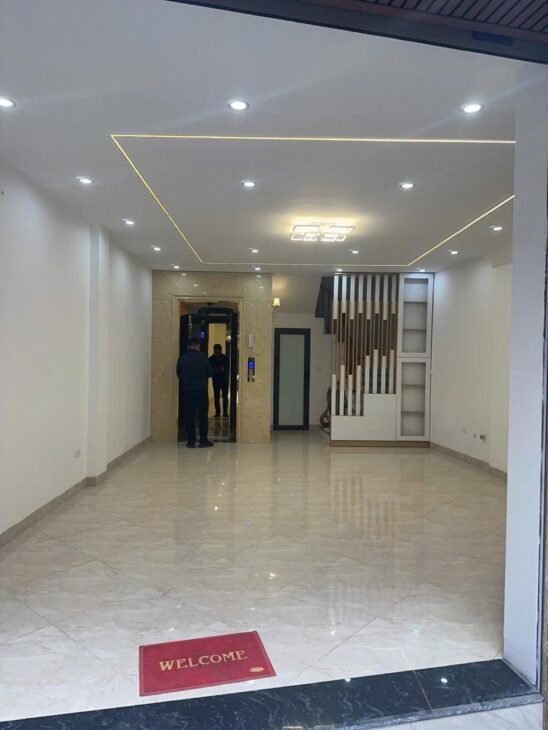 Siêu Phẩm Hai Bà Trưng 43m – Ô Tô Vào Nhà, Ngõ Thông Các Ngả – Giá Cực Hợp Lý