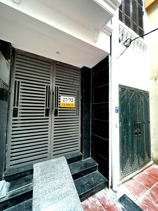 Chính chủ bán gấp nhà ngõ 103 Pháo Đài Láng, Đống Đa: DT 35m2, 5 tầng, MT 4,2m. 7,68tỷ.