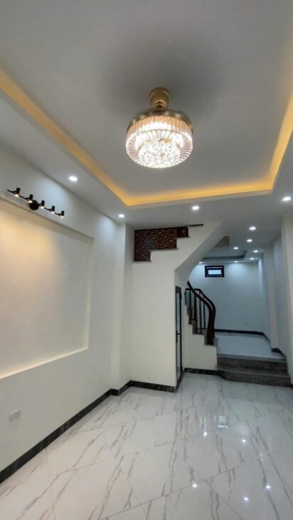 NHÀ ĐẸP PHÂN LÔ – OTO ĐỖ CON ĐỖ CỬA – CHẠY VÒNG QUANH – 50M RA ĐƯỜNG OTO TRÁNH – AN SINH TỐT – TIỀM