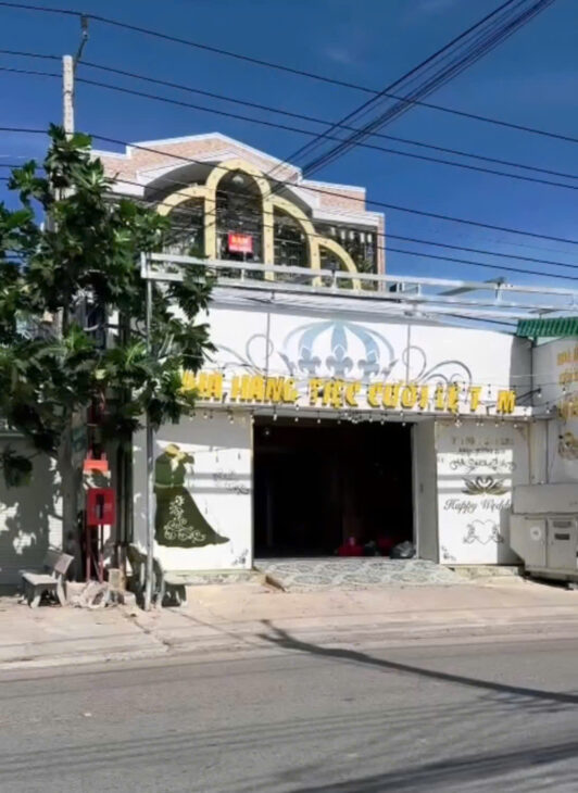 SỞ HỮU ĐẤT ĐẸP Tặng Luôn NHÀ Giá Yêu Thương -Vị Trí Tại : Mặt Tiền tiền đường lớn 21/8 ( QL 27A)