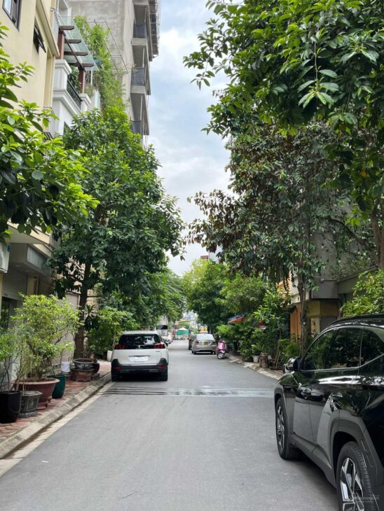 Bán gấp mảnh đất 10x10m, diện tích 104m2 thổ cư vuông như bánh chưng, ngõ ô tô tránh trung tâm quận