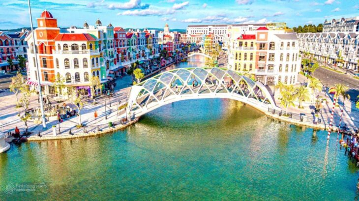 Bán shophouse Grand World Phú Quốc 210m2, kế bên Bảo Tàng Gấu – sông Venice, chỉ giá nhỉnh 10 tỷ