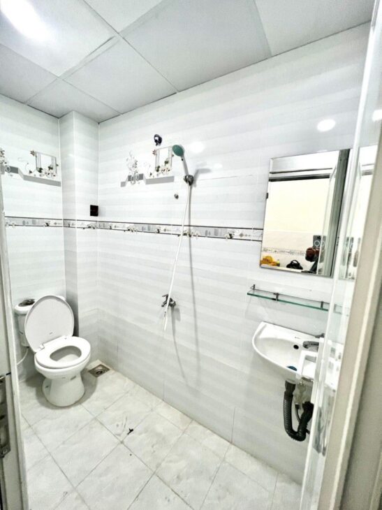 BÁN NHÀ TÂN BÌNH SÁT MẶT TIỀN HIỆP NHẤT P.4 TÂN BÌNH , 35M2, 2 TẦNG ĐÚC MỚI ĐẸP ,HOÀN CÔNG ĐỦ, HẺM