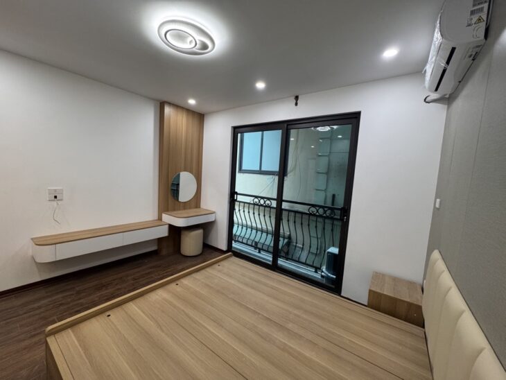 Bán nhà Giang Văn Minh 32m, full nội thất, gần ô tô, gần phố chỉ 6.5 tỷ