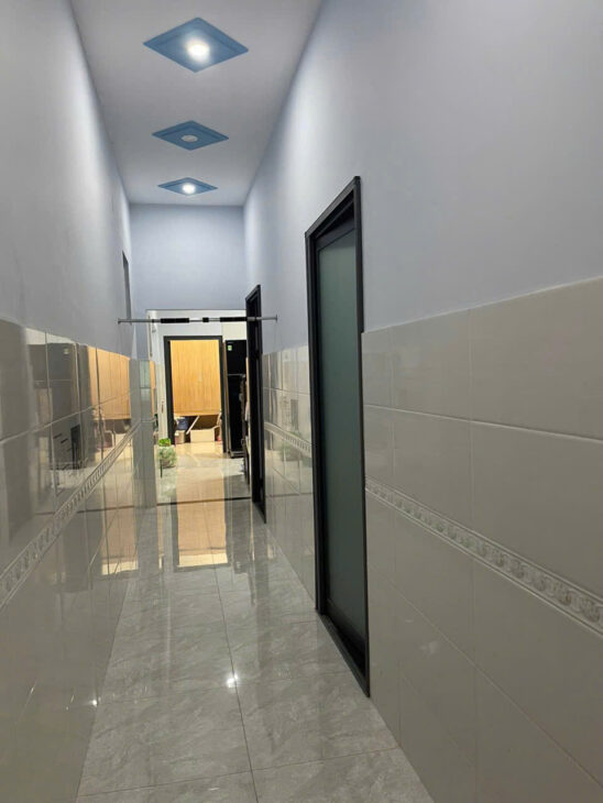 Bán nhà C4 còn ngon 108m2, HXH thông TX33 đang cho thuê, giá tốt về ở ngay