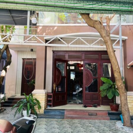 Mặt tiền Cách Mạng Tháng Tám 214m2- Giá chỉ 10,5 tỷ .