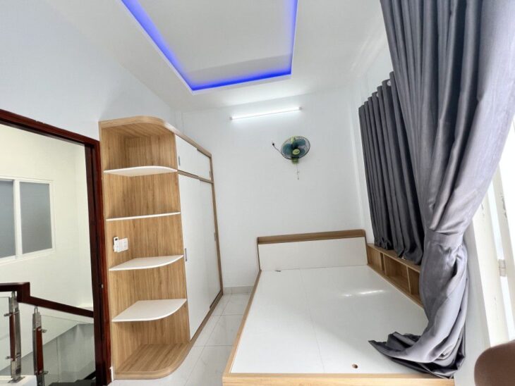 BÁN NHÀ TÂN BÌNH – PHƯỜNG 15 – HẺM 3M THÔNG – NHÀ MỚI TẶNG NỘI THẤT – VUÔNG A4 – 32M2 CHỈ 3.x TỶ