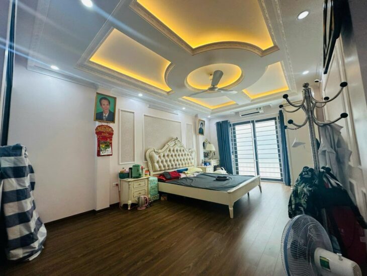 NHÀ ĐẸP 5 TẦNG – GĐ BÁN NGAY PHỐ HOÀNG CẦU, 56M² – LÔ GÓC 2 THOÁNG, GARA Ô TÔ.