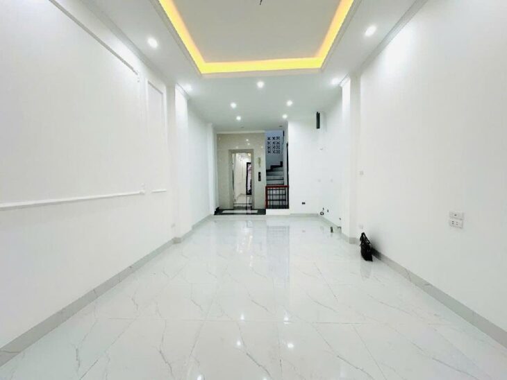 Bán nhà Định Công Thượng – 35m – 5 Tầng – Thang Máy – 20m ra mặt Phố ô tô Tránh – 8.5 Tỷ