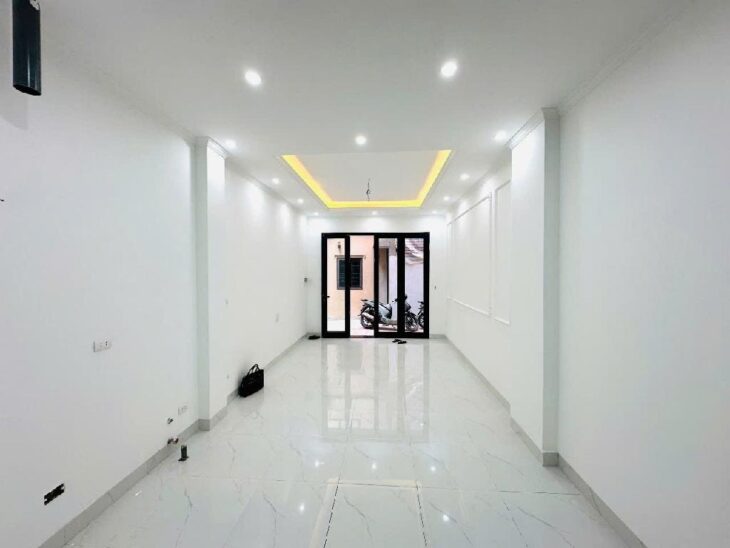 Bán nhà Định Công Thượng – 35m – 5 Tầng – Thang Máy – 20m ra mặt Phố ô tô Tránh – 8.5 Tỷ