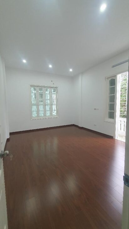 Hiếm, Đội Cấn, lô góc, 2 thoáng, 46 m2, MT 4 m, 4 tầng, chỉ 9.8 tỷ