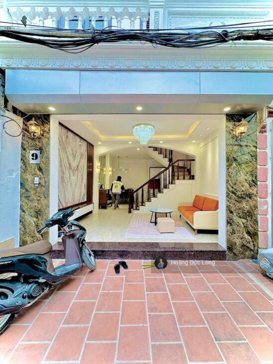 Nhà Nguyễn Khánh Toàn, lô góc 3 thoáng, ngõ thông, 5 tạ đỗ cửa nhà, 47m2*4T, giá 10.8 tỷ có TL