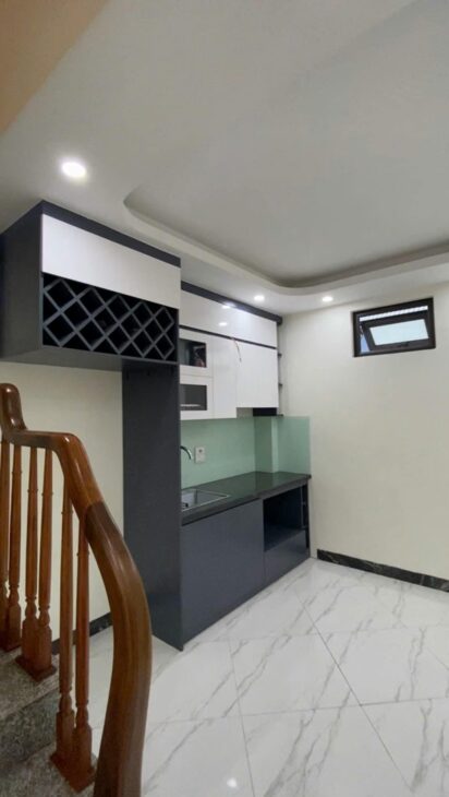 NHÀ ĐẸP PHÂN LÔ – OTO ĐỖ CON ĐỖ CỬA – CHẠY VÒNG QUANH – 50M RA ĐƯỜNG OTO TRÁNH – AN SINH TỐT – TIỀM