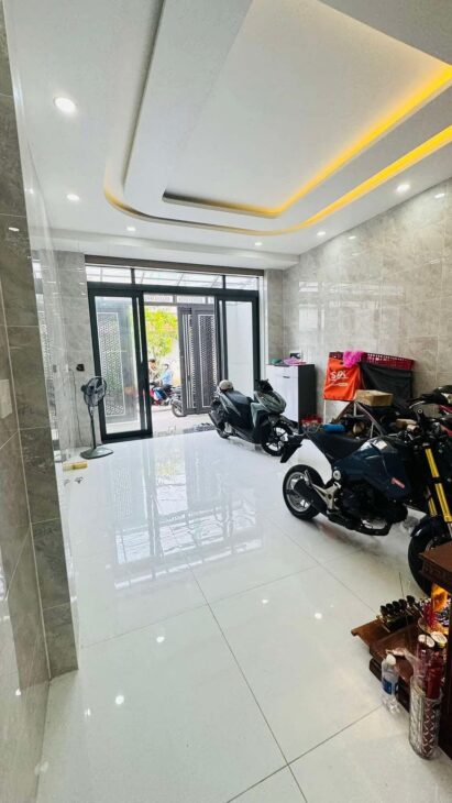 Quận 10 – ÔTÔ 7 Chỗ Chạy Thoải mái – Gần Mặt Tiền 63M2 ( 4.4 x 15) – 4 TẦNG BTCT – 4PN – Không QH –