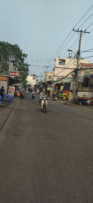 NHÀ trước mặt LÊ VĂN THỊNH,BTT Q2, 110M2-GIÁ CHỈ NHỈNH 11 TỶ