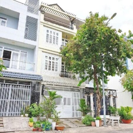 NHÀ MẶT TIỀN ĐƯỜNG 12M 4 TẦNG ,90M2 PHẠM HỮU LẦU P PHÚ MỲ QUẬN 7.