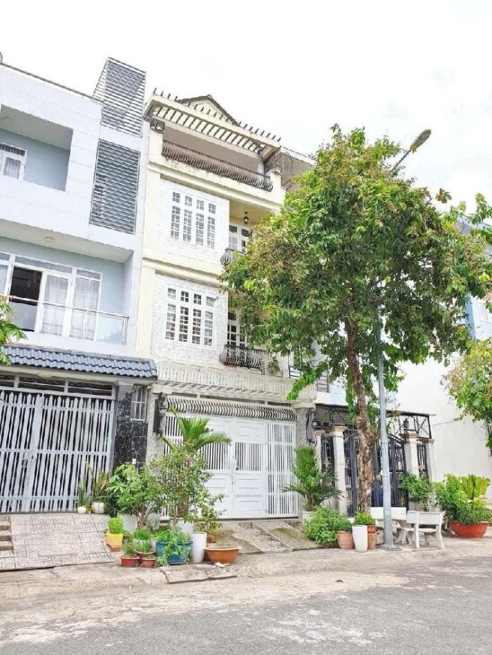 NHÀ MẶT TIỀN ĐƯỜNG 12M 4 TẦNG ,90M2 PHẠM HỮU LẦU P PHÚ MỲ QUẬN 7.