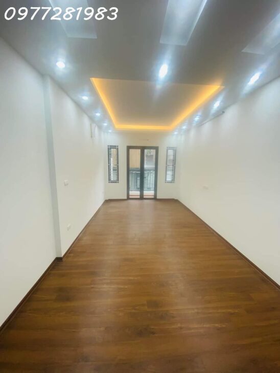 Cắt lỗ nhà 35 m dân xây, lô góc, 15m xe tải, giá 5 tỷ