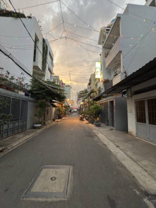 Bán nhà Gần MT Phạm Văn Bạch – Đường xe tải tránh – 100m2 – 4 tầng đẹp lung linh – Nhỉnh 12 tỷ