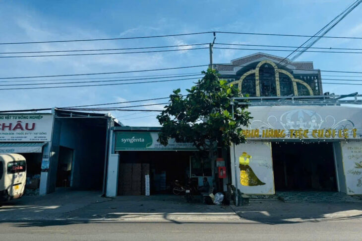 SỞ HỮU ĐẤT ĐẸP Tặng Luôn NHÀ Giá Yêu Thương -Vị Trí Tại : Mặt Tiền tiền đường lớn 21/8 ( QL 27A)