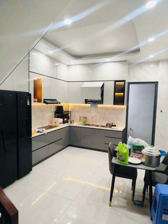 Quận 10 – ÔTÔ 7 Chỗ Chạy Thoải mái – Gần Mặt Tiền 63M2 ( 4.4 x 15) – 4 TẦNG BTCT – 4PN – Không QH –